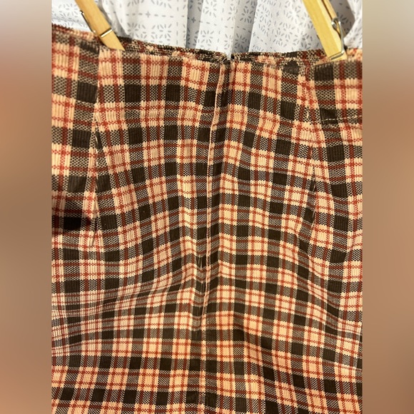NWT Wild Fable plaid skirt w/front zipper and front pockets. - Picture 5 of 6